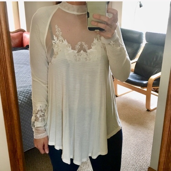 Free People Tops - FREE PEOPLE SAHELI ECRU TUNIC